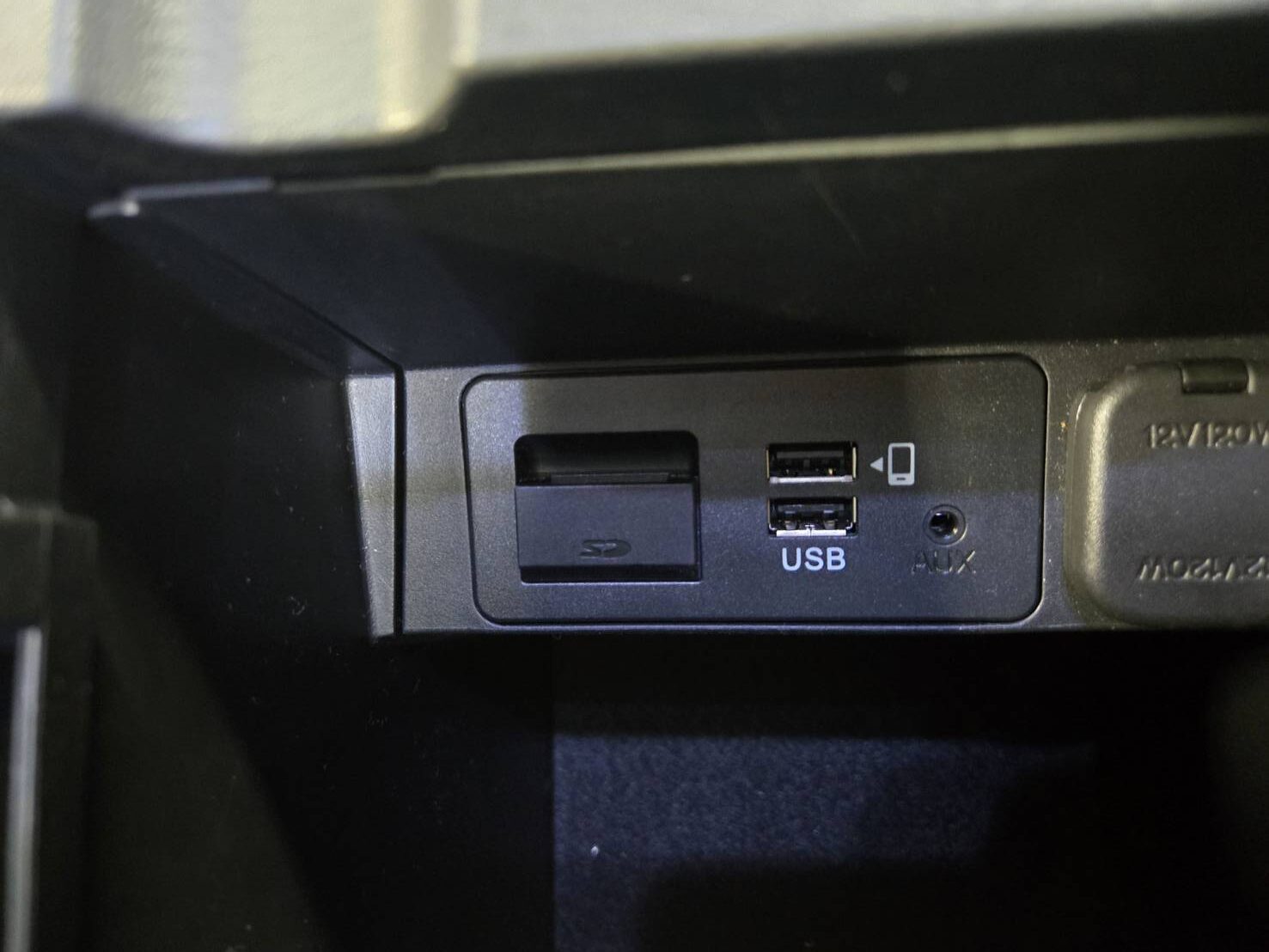 マツダCX-5　レトロフィットキット取り付け