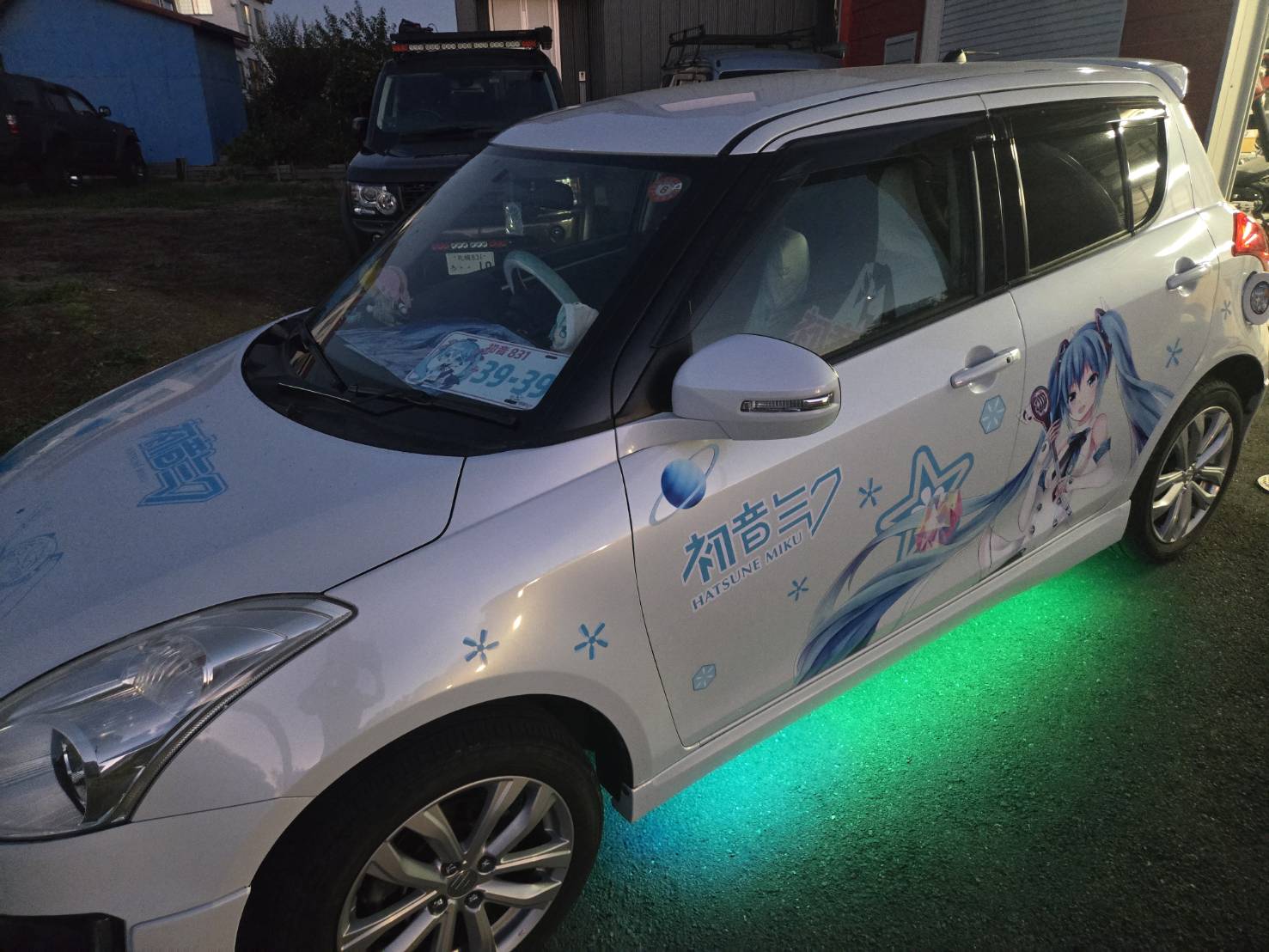 スズキスイフト初音ミク仕様 アンダーLED取り付け