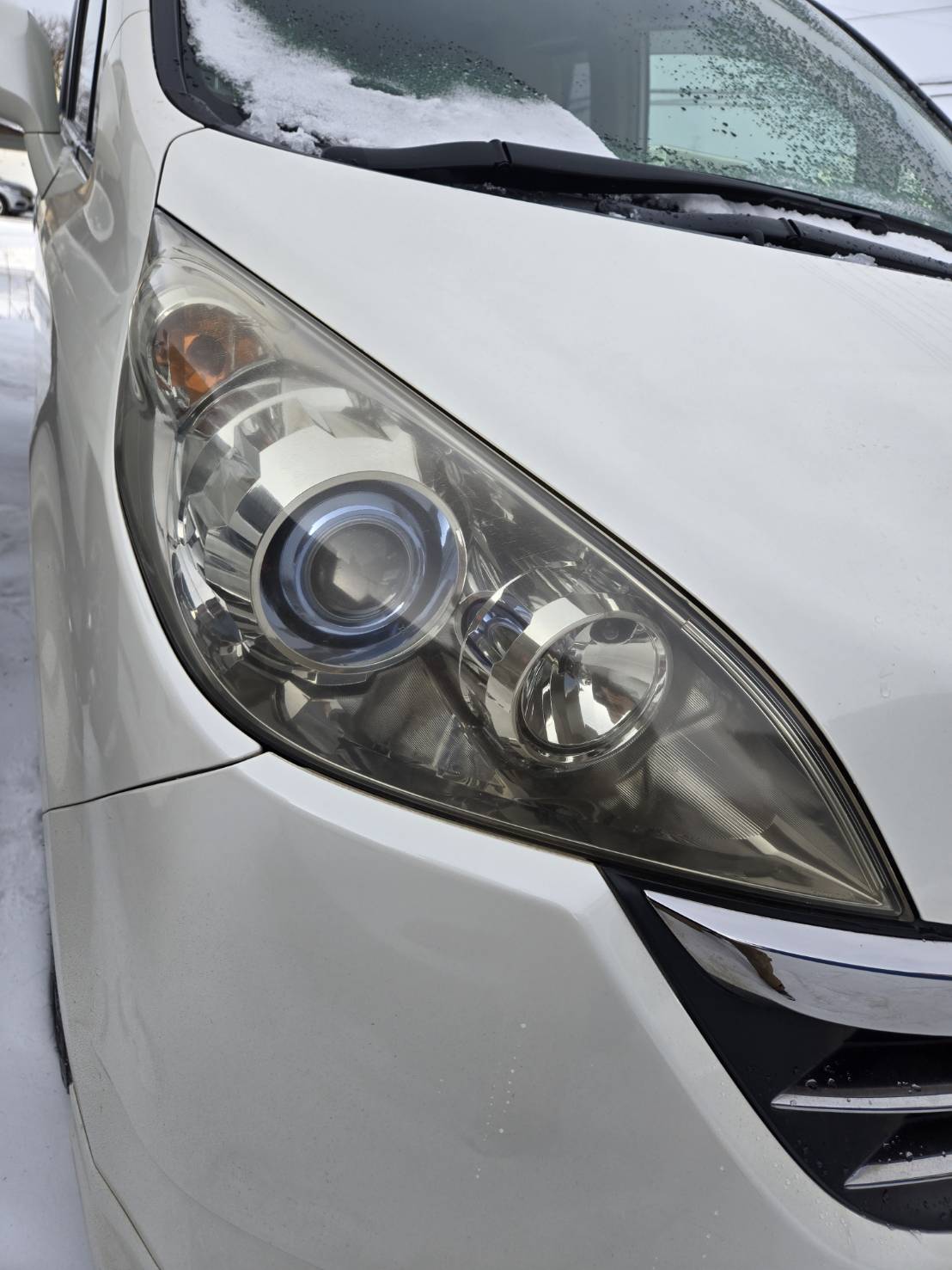 ホンダ　ステップワゴン　ヘッドライトの黄ばみ取り＋コーティング