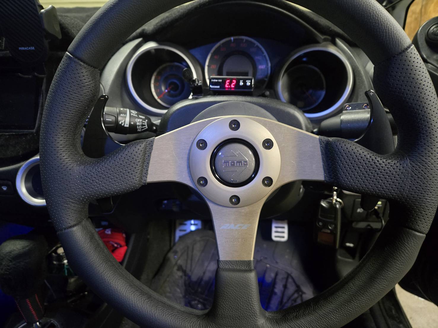 ホンダ　フィット 社外パドルシフト取り付け