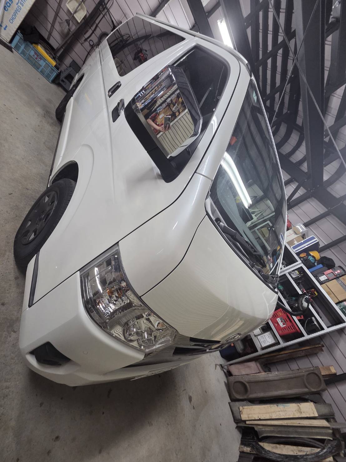 トヨタ　200ハイエース　各種パーツ取付