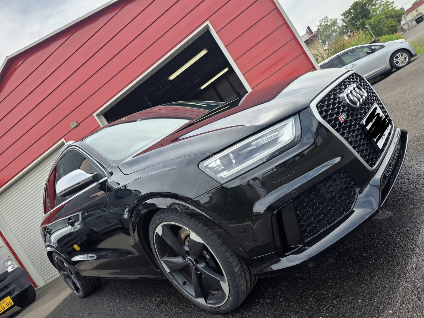 アウディRS Q3  磨き+イナズマコーティング施工